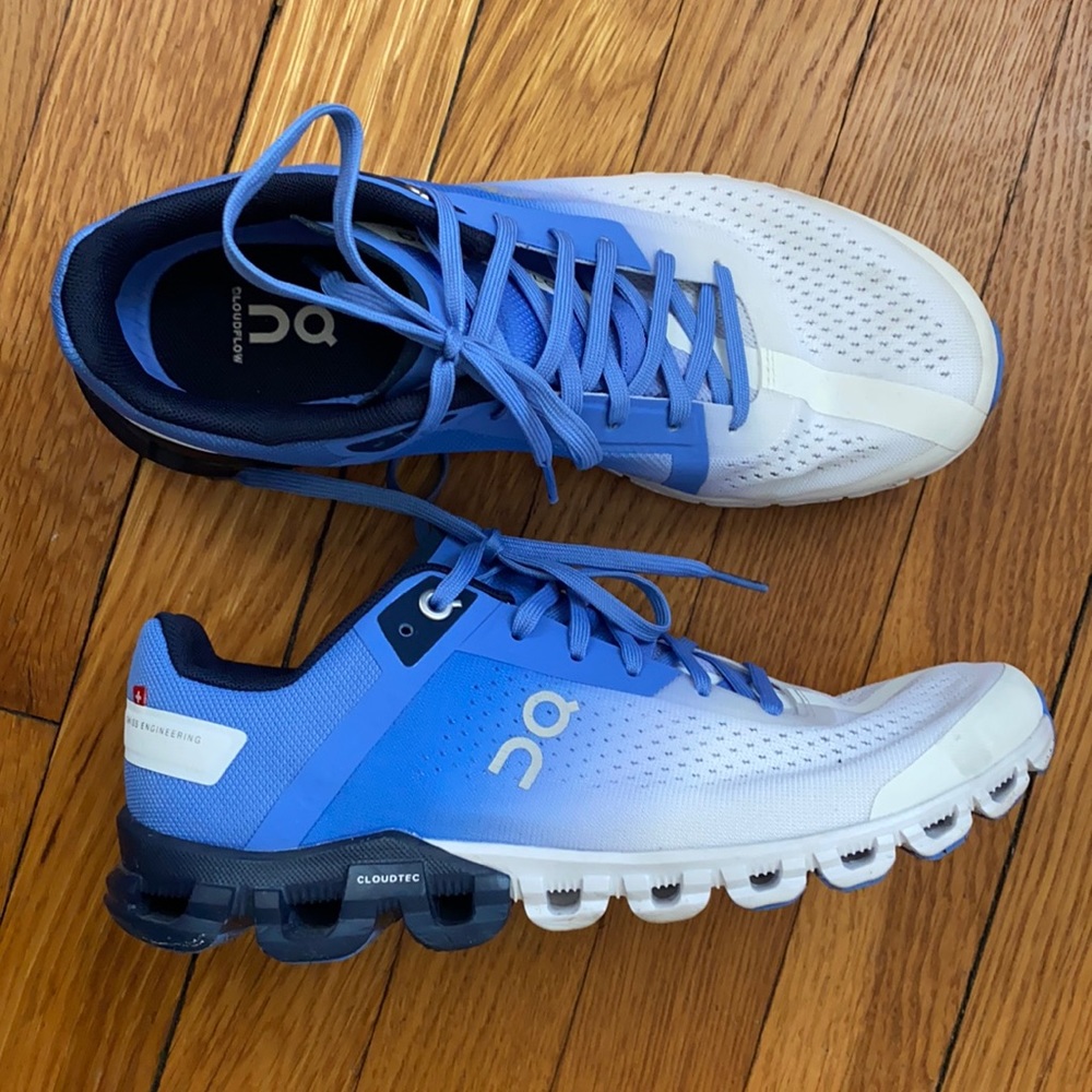 ON cloud Cloudflow running shoes